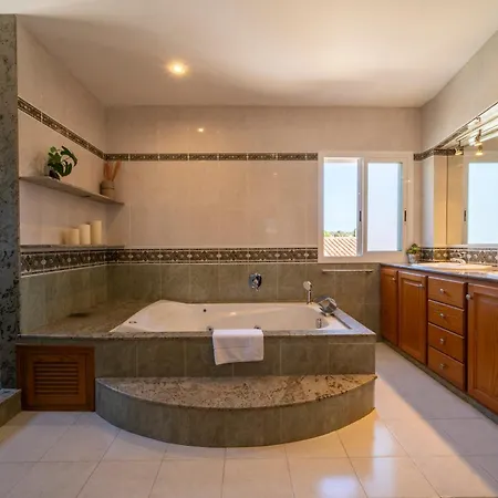 Victoria Paradise * 卡拉恩·布拉内斯